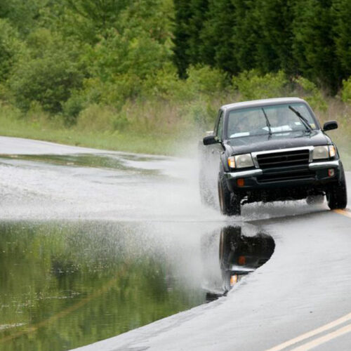 Nissan Frontier: Small truck at an affordable price