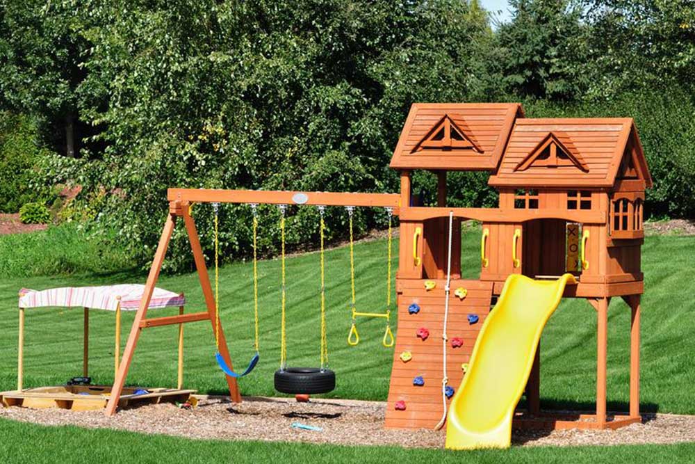 A Guide to Outdoor Playsets