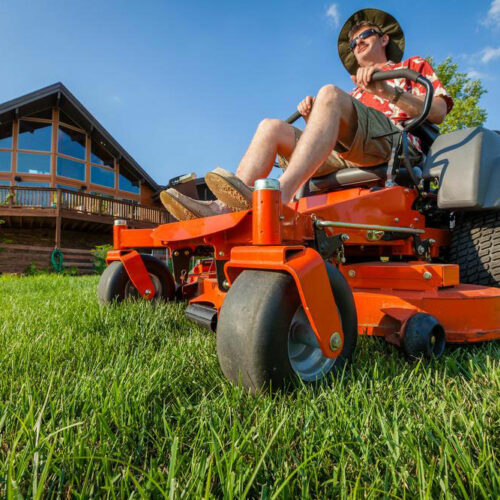 Key features of a zero turn mower