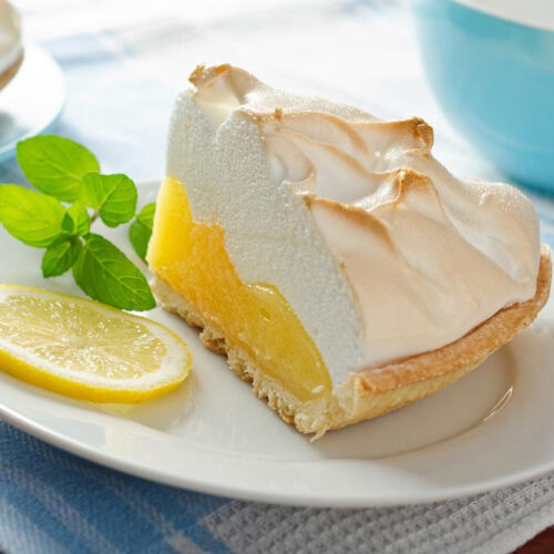 Lemon meringue pie: a quick and easy bake