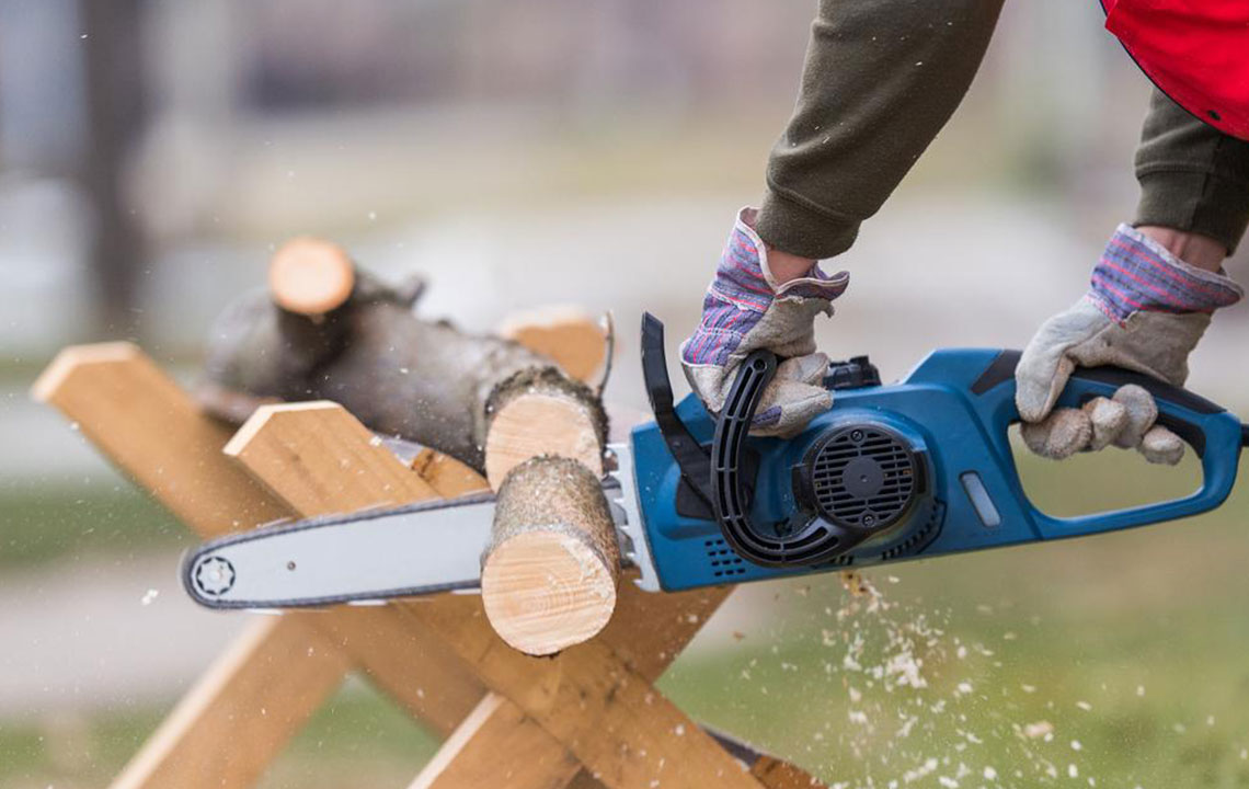 The benefits of using a petrol chainsaw