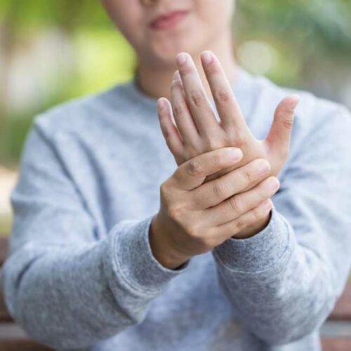 Tingling in the Hands &#8211; Common Causes and Symptoms