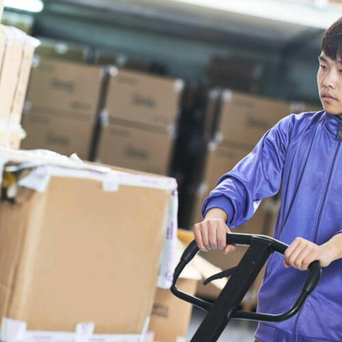 What are the job benefits offered to a FedEx package handler