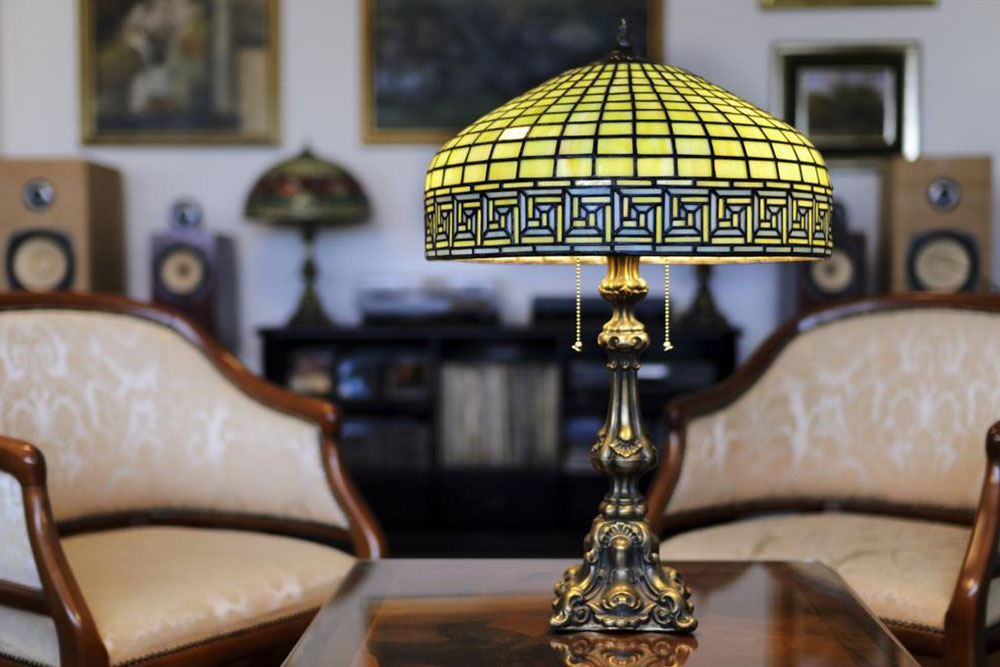 Tips for using table lamps in your living room