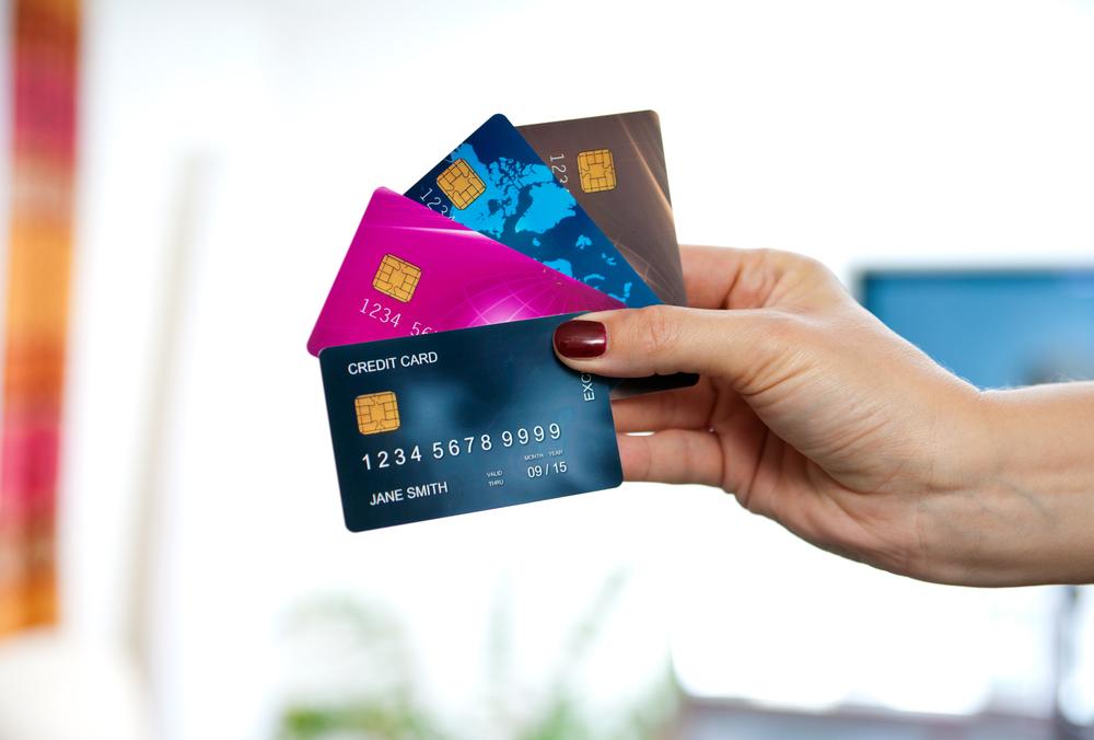 11 Must-Know Pros And Cons Of Using Credit Cards