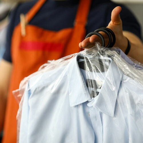 7 Factors to Consider When Choosing a Dry Cleaning Service